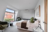 https://images.listonce.com.au/custom/160x/listings/1-bayview-street-elwood-vic-3184/811/01600811_img_09.jpg?t20hC0S7TKM