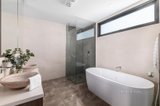 https://images.listonce.com.au/custom/160x/listings/1-bayview-street-elwood-vic-3184/811/01600811_img_10.jpg?g0sbVnmUaLM