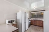 https://images.listonce.com.au/custom/160x/listings/1-beauchamp-street-kyneton-vic-3444/582/00558582_img_05.jpg?dRNkfHgjCn8