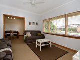 https://images.listonce.com.au/custom/160x/listings/1-beckley-street-herne-hill-vic-3218/537/01699537_img_04.jpg?w9dldp-9HMg