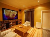 https://images.listonce.com.au/custom/160x/listings/1-belgrove-avenue-balwyn-vic-3103/535/01684535_img_05.jpg?yYX7SZaT-9Y