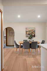 https://images.listonce.com.au/custom/160x/listings/1-beresford-road-lilydale-vic-3140/894/01915894_img_05.jpg?LLaMbevap8k