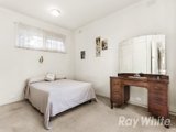 https://images.listonce.com.au/custom/160x/listings/1-betty-court-mount-waverley-vic-3149/899/01658899_img_05.jpg?oiwimQxGHxk