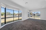 https://images.listonce.com.au/custom/160x/listings/1-bradworth-street-craigieburn-vic-3064/428/00992428_img_04.jpg?N0evGt_Z-HU