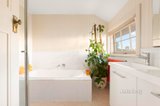 https://images.listonce.com.au/custom/160x/listings/1-brunton-street-ascot-vale-vic-3032/447/01685447_img_08.jpg?XNMaRMWmY1M