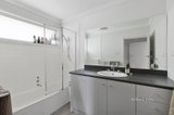 https://images.listonce.com.au/custom/160x/listings/1-catherine-road-bentleigh-east-vic-3165/152/01019152_img_07.jpg?J_9Xol_vnBc