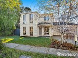 https://images.listonce.com.au/custom/160x/listings/1-charlwood-drive-mooroolbark-vic-3138/525/01526525_img_01.jpg?_WSLa8aLoXM