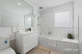 https://images.listonce.com.au/custom/160x/listings/1-clarke-street-elwood-vic-3184/307/01851307_img_16.jpg?c7cMXLqPLuU