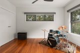 https://images.listonce.com.au/custom/160x/listings/1-cooinda-place-eltham-vic-3095/316/01909316_img_20.jpg?pjWy1am63iQ