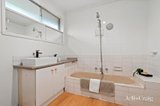 https://images.listonce.com.au/custom/160x/listings/1-dalroy-crescent-vermont-south-vic-3133/598/01809598_img_05.jpg?9Iw0LSroFtI