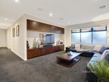 https://images.listonce.com.au/custom/160x/listings/1-damon-road-mount-waverley-vic-3149/697/00975697_img_16.jpg?VRe0VaAKlqY