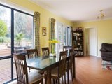 https://images.listonce.com.au/custom/160x/listings/1-daniell-drive-castlemaine-vic-3450/334/00616334_img_06.jpg?exl0pQ6FOvw