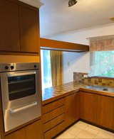 https://images.listonce.com.au/custom/160x/listings/1-dora-avenue-blackburn-vic-3130/496/01768496_img_10.jpg?k0IvGj9NDvc