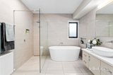 https://images.listonce.com.au/custom/160x/listings/1-dunrossil-drive-kilsyth-vic-3137/659/01904659_img_08.jpg?6FWKjB4blMA