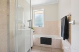 https://images.listonce.com.au/custom/160x/listings/1-dysart-street-glenlyon-vic-3461/337/01954337_img_06.jpg?kwyb7ft7bQY