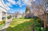 https://images.listonce.com.au/custom/160x/listings/1-edith-court-bentleigh-east-vic-3165/955/01947955_img_07.jpg?mYeS8UwROAo