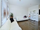 https://images.listonce.com.au/custom/160x/listings/1-eville-street-south-melbourne-vic-3205/382/01087382_img_06.jpg?sjlN-f8YtO0