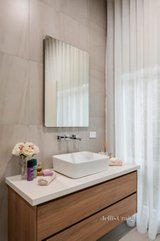https://images.listonce.com.au/custom/160x/listings/1-ferndale-road-warburton-vic-3799/361/01675361_img_16.jpg?F-wBTEEy0cE