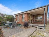 https://images.listonce.com.au/custom/160x/listings/1-gumdale-place-sebastopol-vic-3356/663/01576663_img_14.jpg?zfo9bnQJYDU