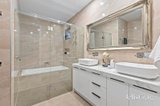 https://images.listonce.com.au/custom/160x/listings/1-harrow-court-doncaster-vic-3108/559/01810559_img_10.jpg?2fQPXTcH4iI