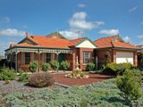 https://images.listonce.com.au/custom/160x/listings/1-hayes-court-lovely-banks-vic-3213/105/01699105_img_01.jpg?NUo85GbslwI