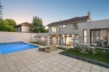 https://images.listonce.com.au/custom/160x/listings/1-heather-court-hawthorn-east-vic-3123/801/01908801_img_08.jpg?ylJZj2uL6pE