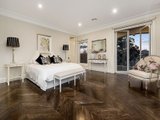 https://images.listonce.com.au/custom/160x/listings/1-heather-street-balwyn-north-vic-3104/774/01683774_img_06.jpg?ExVNCMr-oWE
