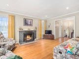 https://images.listonce.com.au/custom/160x/listings/1-heathfield-court-croydon-vic-3136/585/01525585_img_03.jpg?QbV7-4ZWGEE