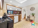 https://images.listonce.com.au/custom/160x/listings/1-heathfield-court-croydon-vic-3136/585/01525585_img_08.jpg?8CQ2_lg0Los