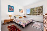 https://images.listonce.com.au/custom/160x/listings/1-hendley-street-woodend-vic-3442/309/01722309_img_07.jpg?3aZu7YPaAWs
