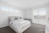 https://images.listonce.com.au/custom/160x/listings/1-hewitt-court-strathmore-vic-3041/491/01979491_img_10.jpg?qJtEIPaSUdA