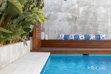 https://images.listonce.com.au/custom/160x/listings/1-hewitt-court-strathmore-vic-3041/491/01979491_img_15.jpg?SmsjtlOGcV8
