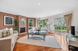 https://images.listonce.com.au/custom/160x/listings/1-hilda-court-mount-waverley-vic-3149/013/01568013_img_06.jpg?I1fbxl5Ebjs