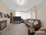 https://images.listonce.com.au/custom/160x/listings/1-hinkley-avenue-croydon-vic-3136/671/01525671_img_03.jpg?mKLY2BjYuz8