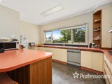 https://images.listonce.com.au/custom/160x/listings/1-hinkley-avenue-croydon-vic-3136/671/01525671_img_05.jpg?SnF5K_BOUbc