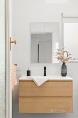 https://images.listonce.com.au/custom/160x/listings/1-hobson-street-sandringham-vic-3191/889/01734889_img_16.jpg?723d_2qdRr4