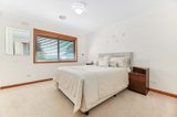 https://images.listonce.com.au/custom/160x/listings/1-inglewood-court-wheelers-hill-vic-3150/695/01977695_img_06.jpg?p_DbAMcwmG0