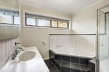 https://images.listonce.com.au/custom/160x/listings/1-iona-court-mount-waverley-vic-3149/744/00337744_img_04.jpg?ngYFMpGDW44