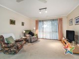 https://images.listonce.com.au/custom/160x/listings/1-james-milne-drive-croydon-north-vic-3136/613/01525613_img_09.jpg?0SkyZLd2yRU