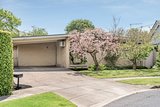 https://images.listonce.com.au/custom/160x/listings/1-jedda-court-cheltenham-vic-3192/507/01910507_img_10.jpg?zMu5fE6N-p8