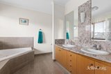 https://images.listonce.com.au/custom/160x/listings/1-jumbuck-court-plenty-vic-3090/252/01816252_img_12.jpg?BkKjzQ1GSoc