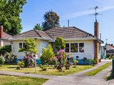 https://images.listonce.com.au/custom/160x/listings/1-keogh-street-burwood-vic-3125/628/01743628_img_01.jpg?Wb14xdYkCbM