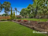 https://images.listonce.com.au/custom/160x/listings/1-kingsburgh-lane-lilydale-vic-3140/858/01525858_img_19.jpg?xVSP0VbGv1A