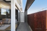 https://images.listonce.com.au/custom/160x/listings/1-koorang-lane-richmond-vic-3121/094/00697094_img_05.jpg?BTHpqkVpvJA