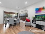 https://images.listonce.com.au/custom/160x/listings/1-laird-street-croydon-vic-3136/772/01525772_img_09.jpg?-XSJBOSj6jA