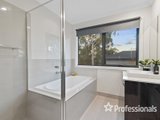 https://images.listonce.com.au/custom/160x/listings/1-laird-street-croydon-vic-3136/772/01525772_img_16.jpg?0-j409t-XlQ