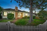 https://images.listonce.com.au/custom/160x/listings/1-lebanon-street-strathmore-vic-3041/008/00505008_img_01.jpg?yp4xsKpmFGk