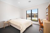 https://images.listonce.com.au/custom/160x/listings/1-liliane-place-lake-gardens-vic-3355/721/01147721_img_06.jpg?aGwzf87fWtQ