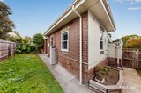 https://images.listonce.com.au/custom/160x/listings/1-loch-rae-court-hawthorn-vic-3122/691/01888691_img_10.jpg?TLUKCX_zy7k