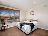 https://images.listonce.com.au/custom/160x/listings/1-mayfair-close-gladstone-park-vic-3043/692/00847692_img_05.jpg?JjwArp6ayZs